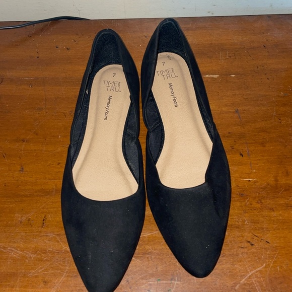 Black flats size 7 - Picture 1 of 1